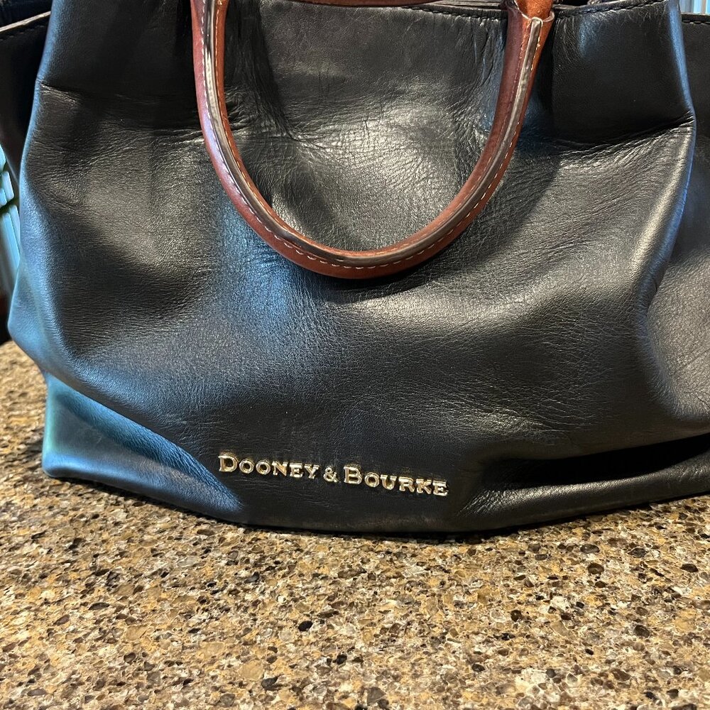 Dooney & Bourke Black pebble leather Saffiano Barlow bag